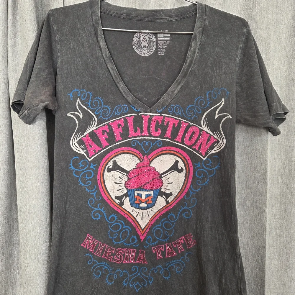 AFFLICTION Miesha Tate Cupcake T-shirt UFC MMA Grunge Womens Large - Picture 2 of 11